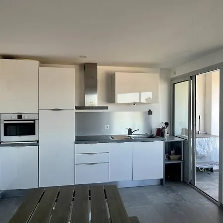 Bel P2 Climatisé Vue Sur Pour 2/4 Pers Avec Terrasse Et Parking