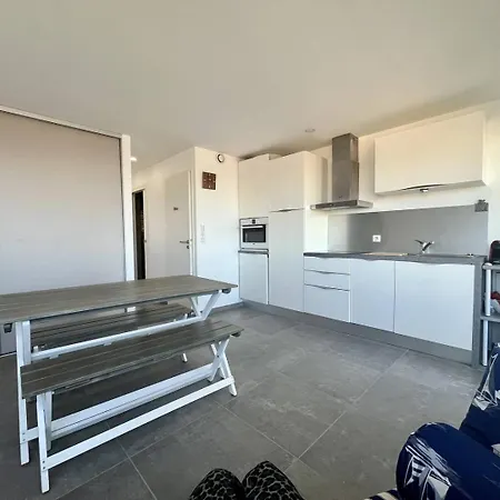 Bel P2 Climatise Vue Sur Pour 2/4 Pers Avec Terrasse Et Parking Apartmán *